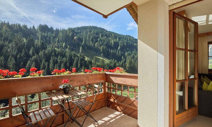 Racines Apartment | Mountain View Retreat: Wi-Fi, Garden & Spa Amenities
