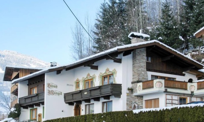 Hainzenberg Apartment | Apartment Margit (MHO783) in Mayrhofen - 5 persons, 1 bedrooms