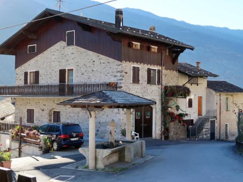 Mazzo di Valtellina Apartment | Pet-Friendly Apartment Mariella: 8.8/10 Guest Rated Stay
