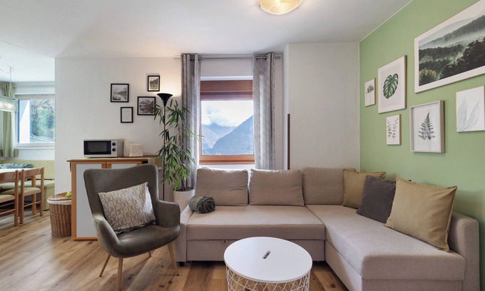 Muhlbach Apartment | Apartment 'Maria Beatrice Verde' with Lake View, Private Terrace and Wi-Fi