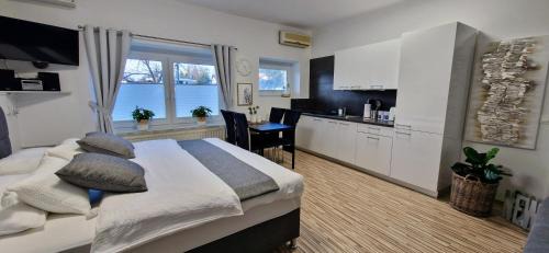 Ptuj Apartment | Eco-Friendly Apartment Mario: Rated 9/10 with Breakfast & Hot Tub