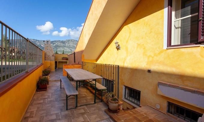 Orosei Apartment | Mountain View Apartment "Mariposa" with Shared Terrace & Wi-Fi