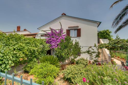 Cove Murtar Apartment | Oceanfront Apartment Marisa: Enjoy a 9/10 Guest Experience