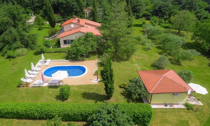 Marceljani Apartment | Cozy Apartment Mariza-2: Pet Friendly with Pool Access