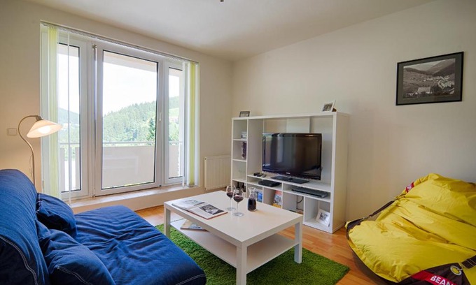 Pec pod Snezkou Apartment | Discover Apartment Marketa: Pet-Friendly Retreat with Breakfast