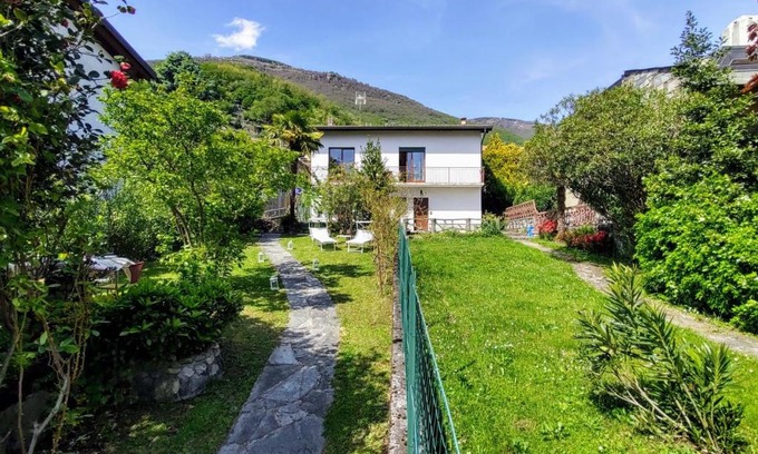 Gera Lario Apartment | Oceanfront Retreat: Apartment Marta with Pet-Friendly Perks