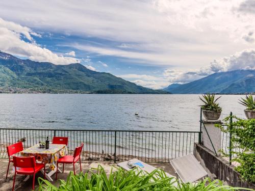 Gera Lario Apartment | Pet-Friendly Oceanfront Retreat at Apartment Marta - GLA161