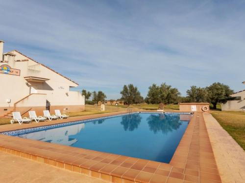 San Jorge Apartment | Family-Friendly Apartment Mateo with Pool Access