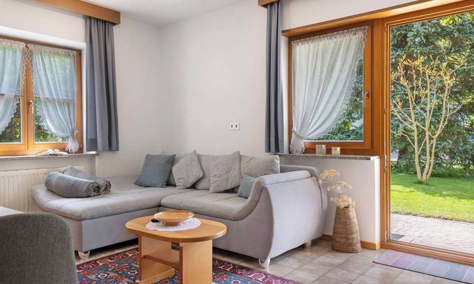 Plaus Apartment | Relax at Apartment 'Mayr Zwei' with Mountain Views & Terrace