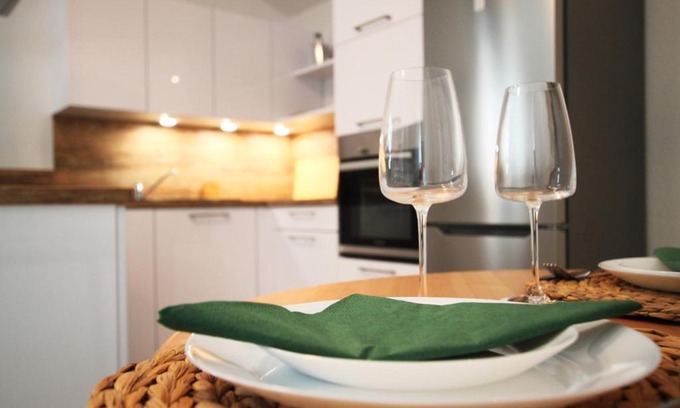 Husum Apartment | Pet-Friendly Apartment Meerzeit with Terrace & Hot Tub
