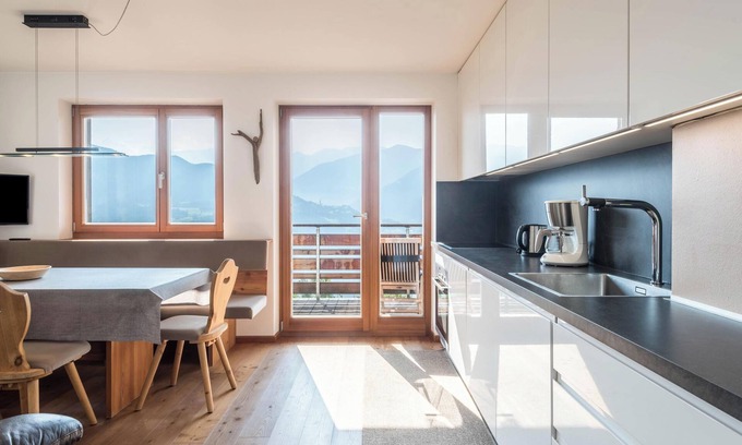 Feldthurns Apartment | Mountain View Apartment 'Melisse Thalerhof' with Balconies