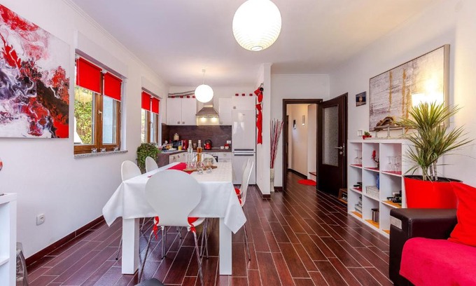 Cavle Apartment | Discover Apartment Michel: 4-Star Family-Friendly Getaway
