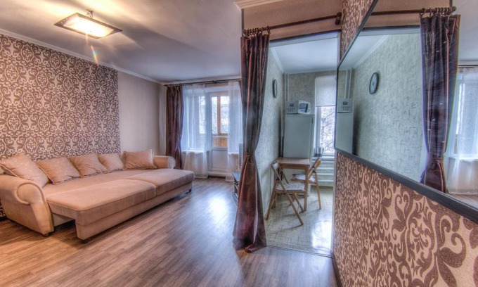 Airport District Apartment | Budget-Friendly Stay at Apartment Milady - 7/10 Rated