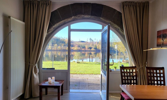 Wamel Apartment | Family-Friendly Apartment with Ocean and Lake Views