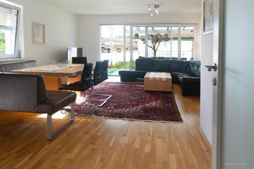 Dobl-Zwaring Apartment | Cozy Apartment with Garden, Pet-Friendly & Child Friendly