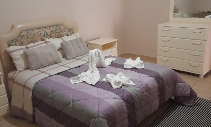 Loutra Oraias Elenis House | Cozy Apartment Mitrou 2: Family-Friendly & Highly Rated Stay
