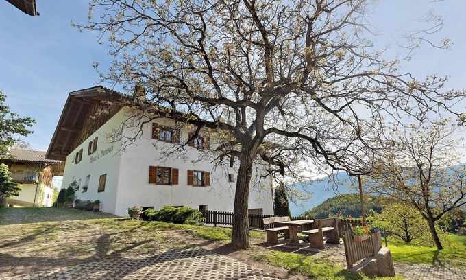 San Genesio Atesino Apartment | Cozy Apartment 'Moar im Rumsein' with Mountain View & Garden