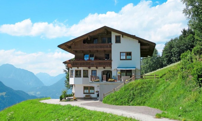 Holdernach Apartment | Family-Friendly Apartment Moarerlechenhof-2 with High Ratings