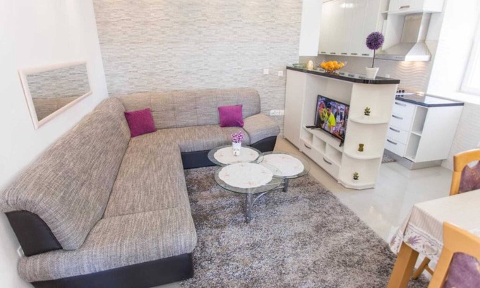 Kobas Apartment | Apartment Mojaš - Two Bedroom Apartment with Terrace