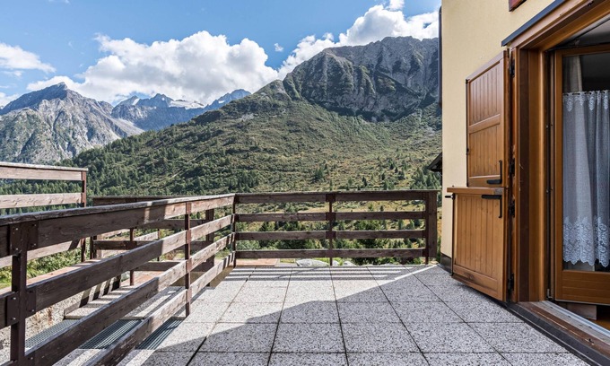 Passo del Tonale Apartment | Cozy Apartment Monolocale 4 at Residence Granbaita
