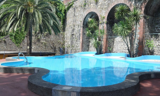 Moneglia Apartment | Delightful Monolocale Moneglia 35: Beachfront & Pool Access