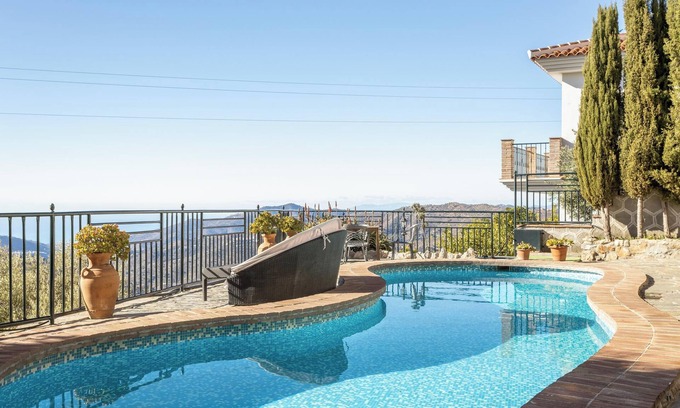 Competa Apartment | Inviting Apartment "Montaña Piscina Vistas" with Pool & Views