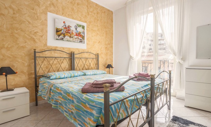 Palermo Apartment | Cozy Apartment 'My House Holiday' with Balcony & Wi-Fi