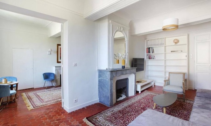 Aix-en-Provence Historic Centre Apartment | Experience Aix Suites de Montigny: 2 Bedrooms with Views