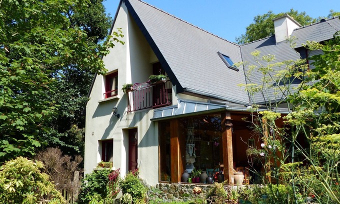 Saint-Briac-sur-Mer Apartment | Peaceful Duplex Apartment in St Briac sur Mer with Kitchen