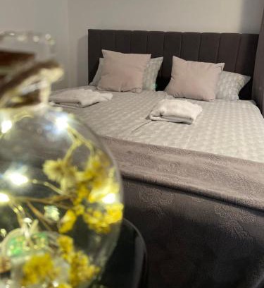 Kanal Apartment | Oceanfront Retreat at Apartment NakiT with Hot Tub Access
