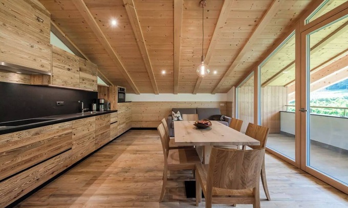Gudon Apartment | Relaxing Mountain View Apartment with Shared Garden & Wi-Fi