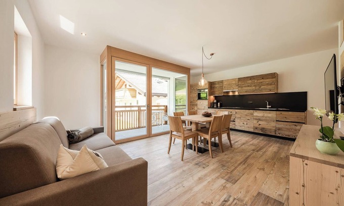 Gudon Apartment | Mountain View Retreat: Natur Suite Edelweisshof Heidi