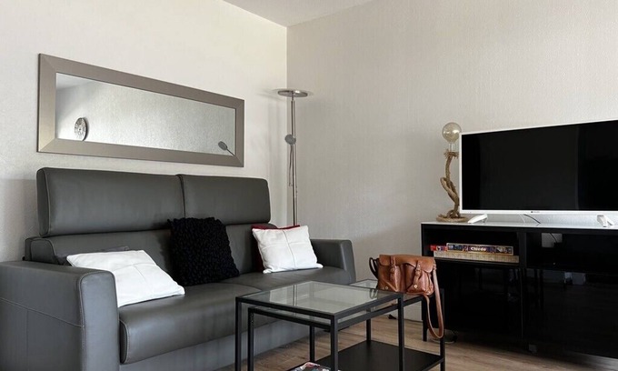 Andernos-les-Bains Apartment | Prime Apartment with Ocean View near City Center
