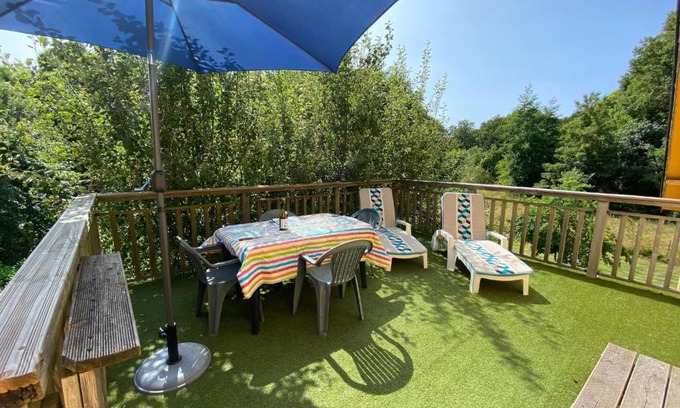 Manneville-es-Plains Apartment | Oceanfront Apartment in Manneville-es-Plains - 4 Stars
