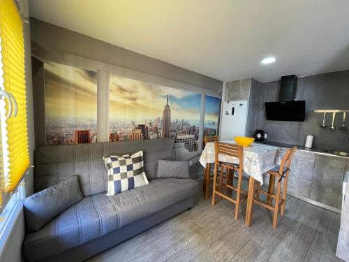 La Creu del Grau Apartment | Family-Friendly Apartment Steps from Arts & Science