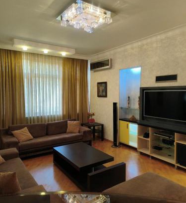 Baku Apartment | Convenient Apartment near m.Xatai with Hot Tub Access