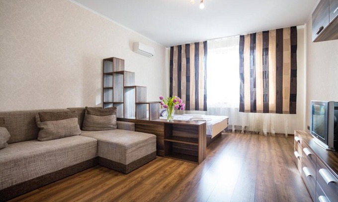 Obolon' Apartment | Cozy Apartment by Obolon Metro - Pet Friendly & Family Ready