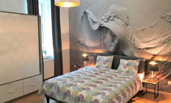 Funfhaus Apartment | Comfortable Arbio I Apartment Steps from Schönbrunn