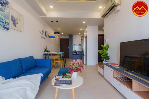 Tan Binh Apartment | Pet-Friendly 2BR Apartment Near TSN Airport - 4-Star Stay