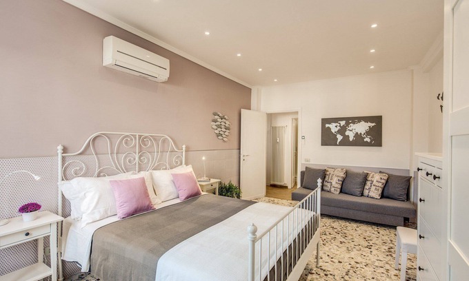 Quartiere XXXIV Lido di Ostia Levante Apartment | Cozy Apartment with Ocean View Near Rome's Scenic Beaches