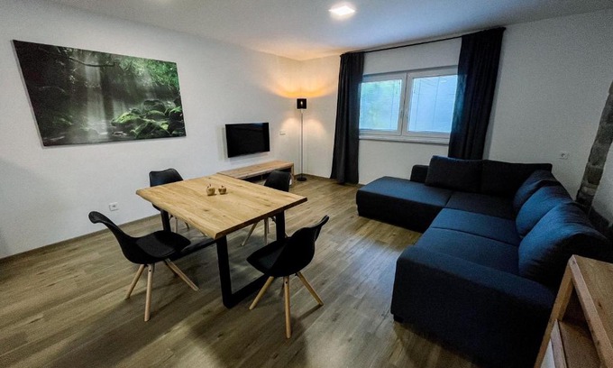 Varpolje Apartment | Guest Rated: 9.8 - Family-Friendly Apartment Neli