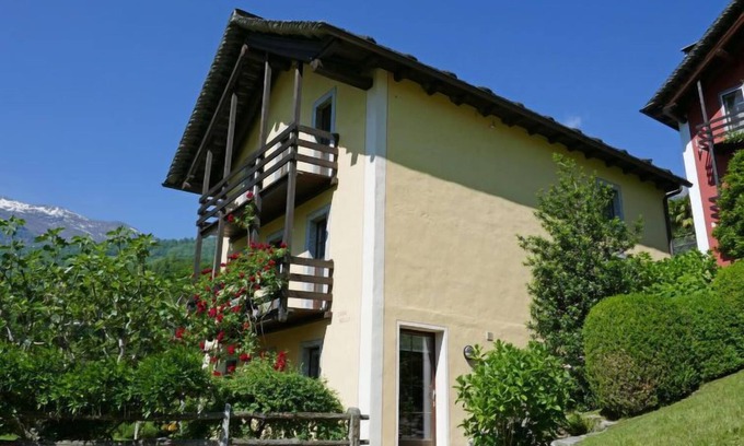 Ponto Valentino Apartment | Pet-Friendly Apartment Nelly with Lake View & Spa Retreat