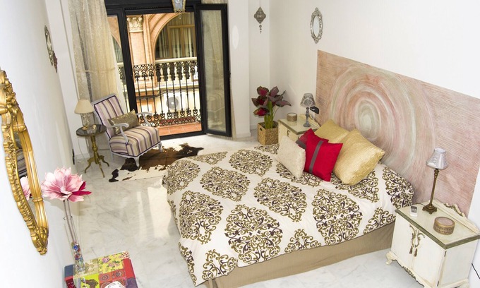 Alfalfa Apartment | Stunning Apartment by the Cathedral with Private Balcony