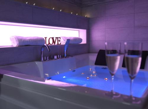 Pigneto Apartment | Experience Apartment Nido di Roma Suite with Hot Tub