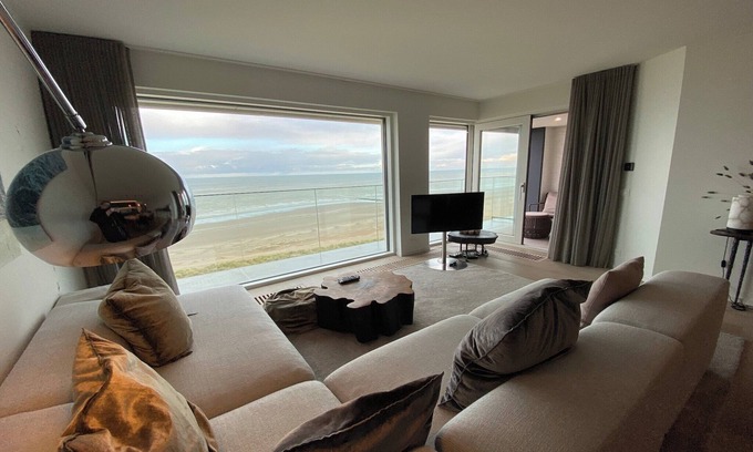 Nieuwpoort-Bad Apartment | Embassy 0802 with Breathtaking Sea Views & Family-Friendly Amenities