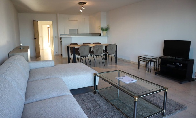 Nieuwpoort-aan-Zee Apartment | Scoropio B401: Oceanfront Retreat with Spectacular Views