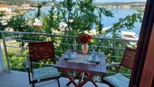 Klimno Apartment | Pet-Friendly Retreat at Apartment Nikolina - Rated 8.9/10