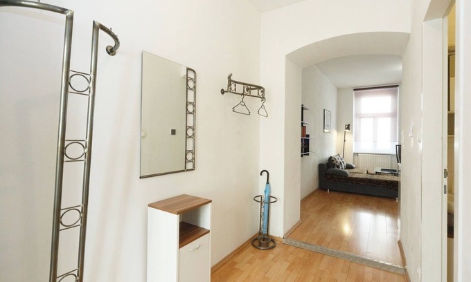 Funfhaus Apartment | Modern Apartment No. 04 in Vienna with Keyless Check-In