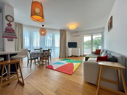 Sector 3 Apartment | Comfortable Apartment No 207 by Beautiful Lebada Lake
