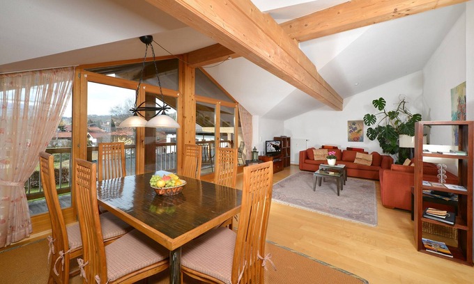 Reit im Winkl Apartment | Stylish Apartment No. 8 with Balcony in Central Location